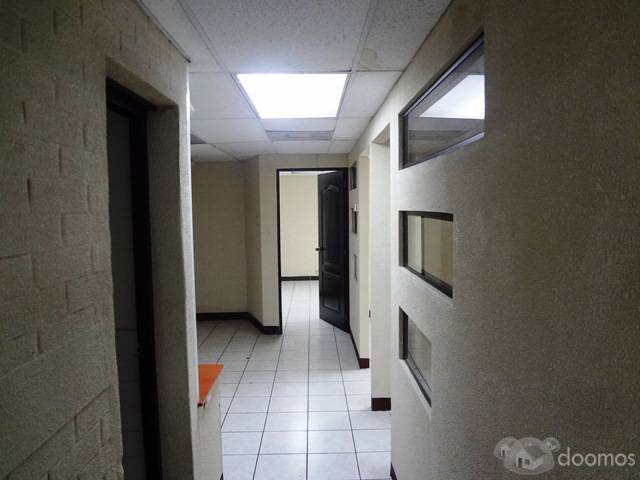 130 m2 de Oficinas En Venta En Zona 9 - Image 2