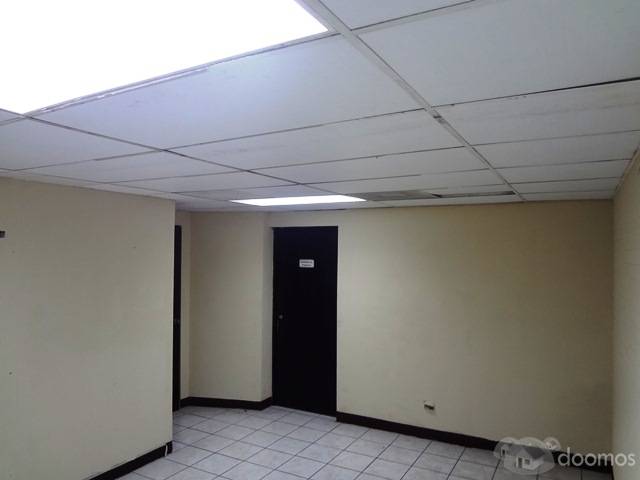 130 m2 de Oficinas En Venta En Zona 9 - Image 4