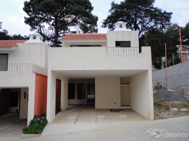 AMPLIA CASA DE 3 NIVELES COMPLETISIMA - Image 1