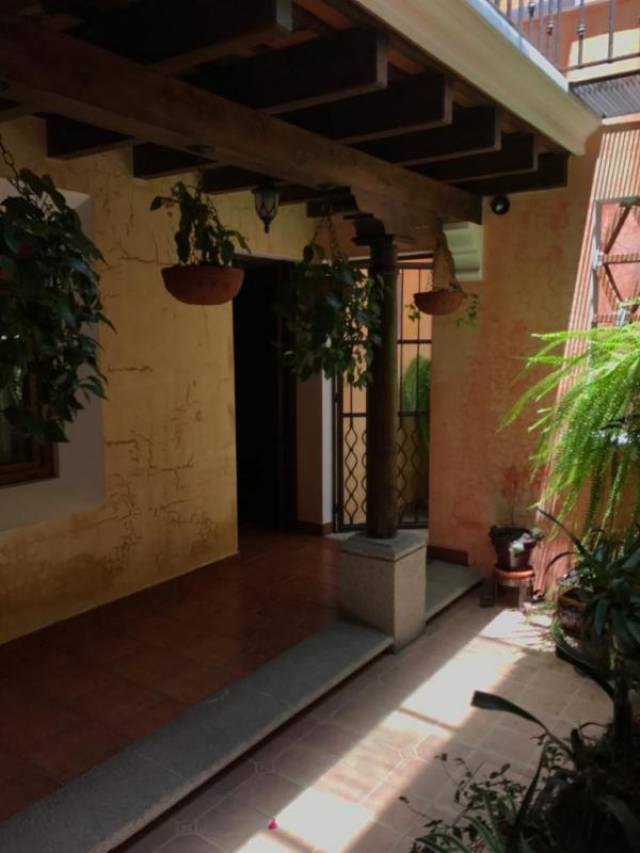 CityMax Antigua renta casa dentro de residencial de Antigua Guatemala! - Miniatura 4