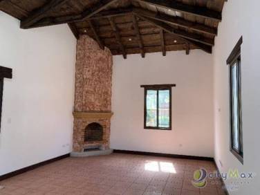 Citymax Antigua promueve casa en venta - Image 1