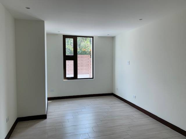 Apartamento en venta y renta zona 15 - Image 5