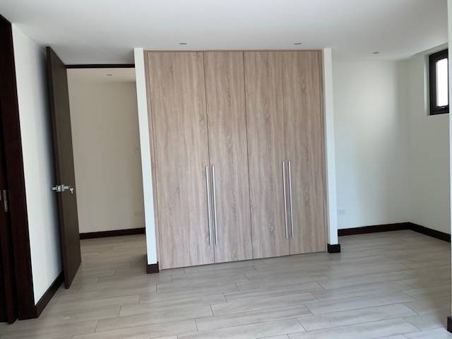 Apartamento en venta y renta zona 15 - Miniatura 8