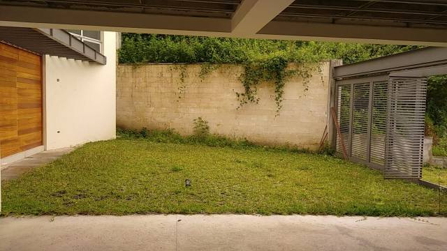 Se vende amplia casa en Exclusivo condomini en zona 16 - Miniatura 5