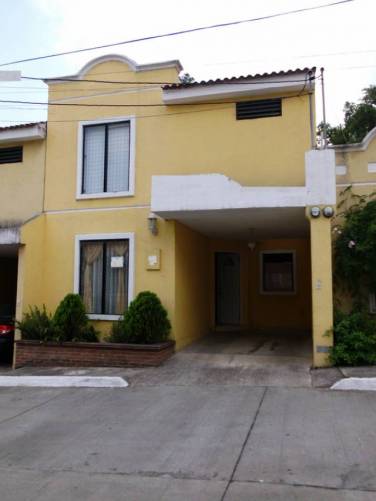 CASA EN EXCLUSIVO CONDOMINIO DE SAN CRISTOBAL - Image 1