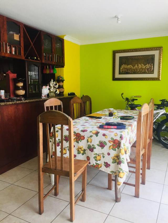 VENDO ESPECTACULAR CASA EN ZONA 17 - Miniatura 7