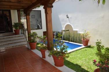 CITYMAX ANTIGUA VENDE BELLA CASA AMUEBLADA Y EQUIPADA! - Image 1