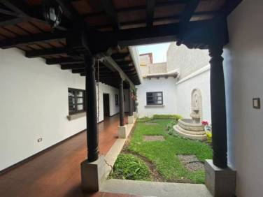 CityMax Antigua renta casa en residencial de Jocotenango - Image 1