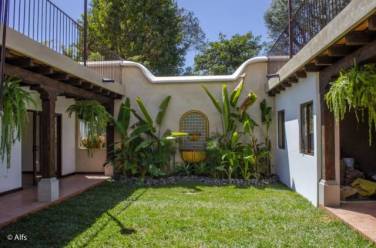 CITYMAX ANTIGUA vende Bella casa en Antigua - Image 1