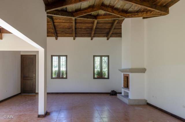 CITYMAX ANTIGUA vende Bella casa en Antigua - Miniatura 2