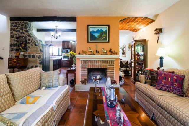 CityMax Antigua vende casa dentro de residencial exclusivo de Antigua - Image 2