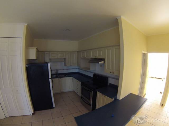 ALQUILO: Penthouse en Santorini zona 14 - Miniatura 4