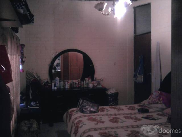 VENDO LINDO Y AMPLIO APARTAMENTO DE 2DO. NIVEL - Image 3