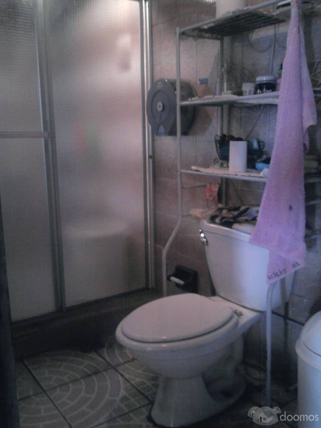 VENDO LINDO Y AMPLIO APARTAMENTO DE 2DO. NIVEL - Image 4