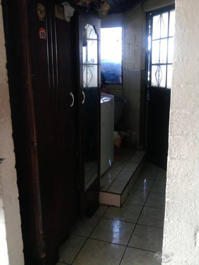 VENDO LINDO Y AMPLIO APARTAMENTO DE 2DO. NIVEL - Image 5