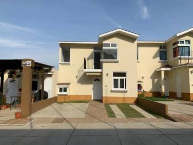 CityMax Antigua renta casa en residencial de Santiago Sacatepéquez - Image 1