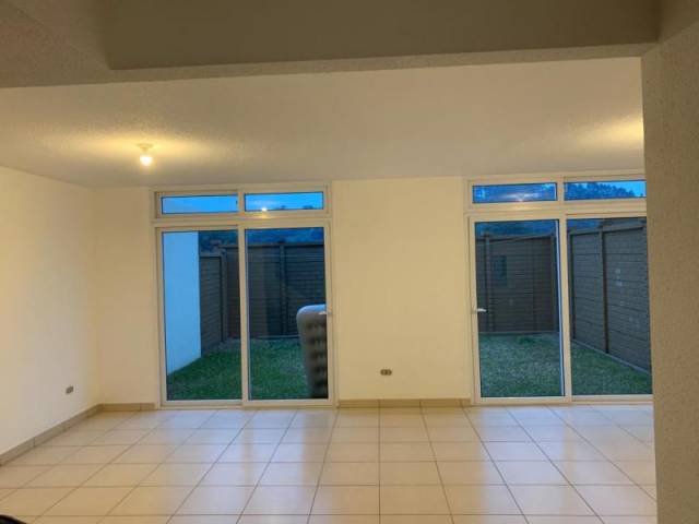 CityMax Antigua renta casa en residencial de Santiago Sacatepéquez - Image 2