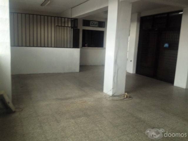 Alquilo Oficinas con bodegas y amplio estacionamiento - Image 5
