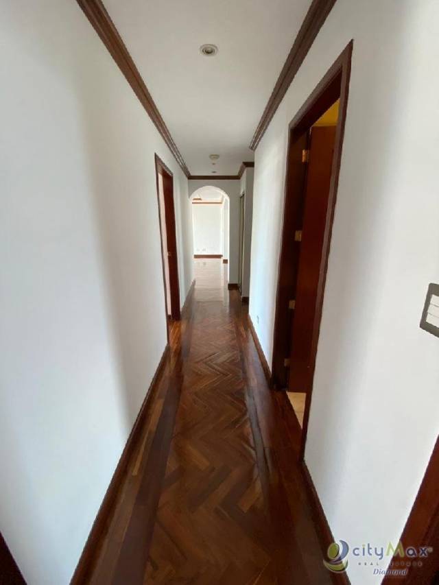 Alquiler Apartamento zona 14 - Image 3