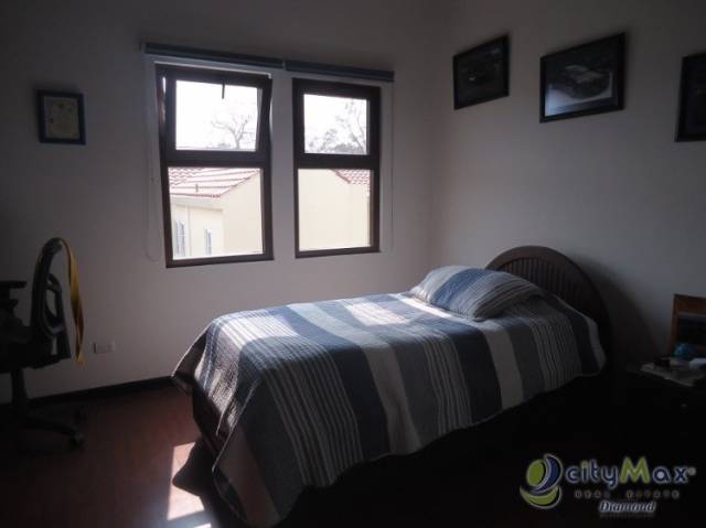 Venta Casa en Exclusivo Sector EL NARANJO - Miniatura 4