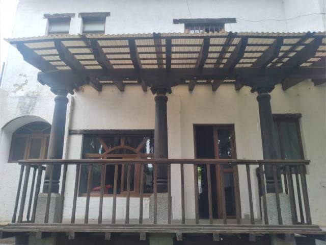 Rento casa comercial ideal para hotel o institución en Antigua Guatemala - Image 2
