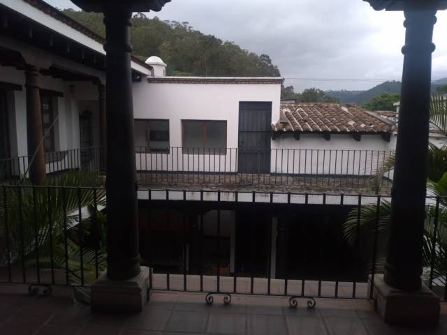 Rento casa comercial ideal para hotel o institución en Antigua Guatemala - Miniatura 6