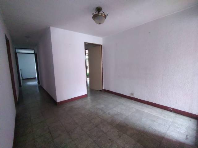 VENDO APARTAMENTO EN RESIDENCIALES DEL SUR ZONA 12 GUATEMALA - Miniatura 3