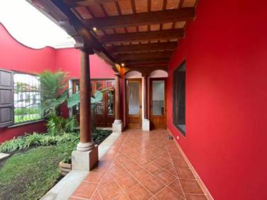 CityMax Antigua renta casa en residencial de Antigua Guatemala - Image 1