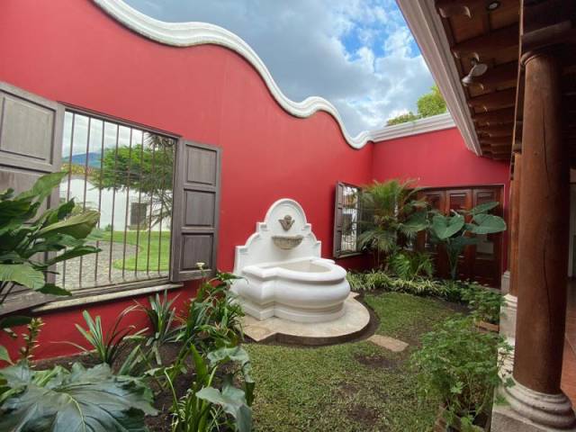 CityMax Antigua renta casa en residencial de Antigua Guatemala - Image 2