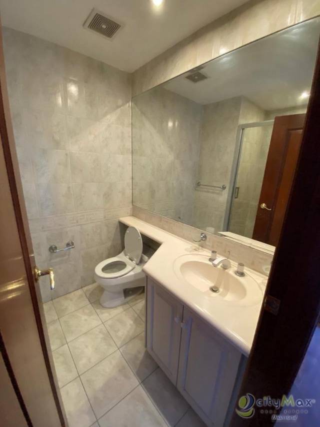 Renta Apartamento zona 14 - Image 5