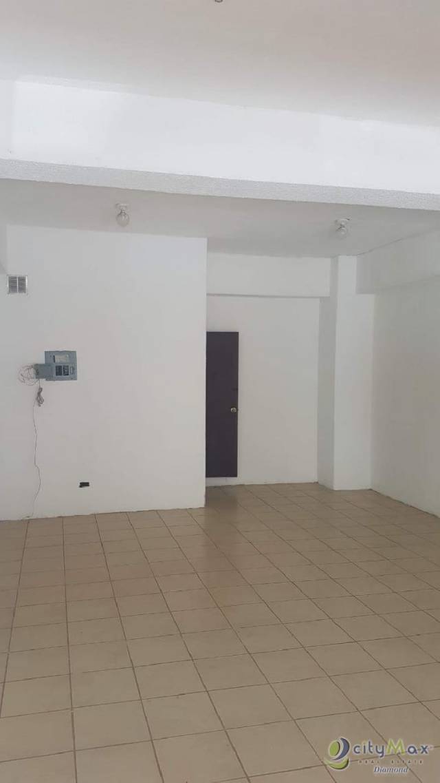 Renta Local Comercial zona 10 - Miniatura 2