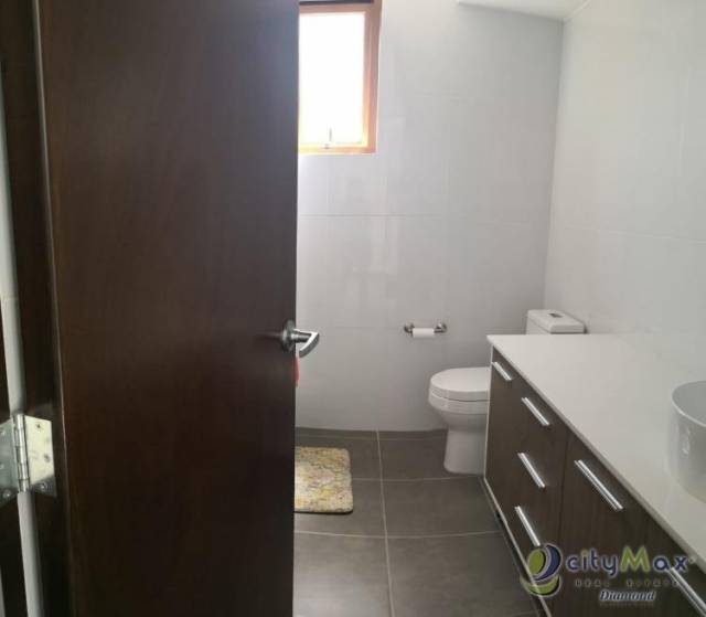 Renta apartamento en edificio en zona 16 - Image 4