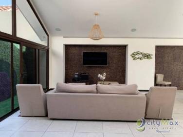 Venta Preciosa casa en Condado El Naranjo - Image 1