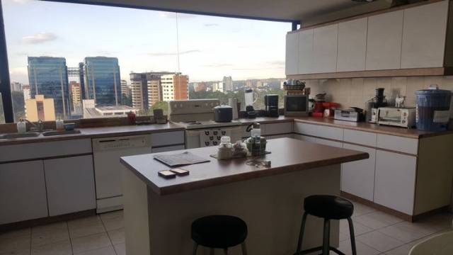 Apartamento Ph En Venta Zona 14 Ciudad De Guatemala - Image 4