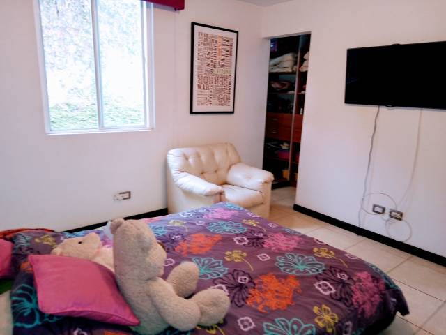Venta Casa Condominio Kanajuyù zona 16 - Image 3