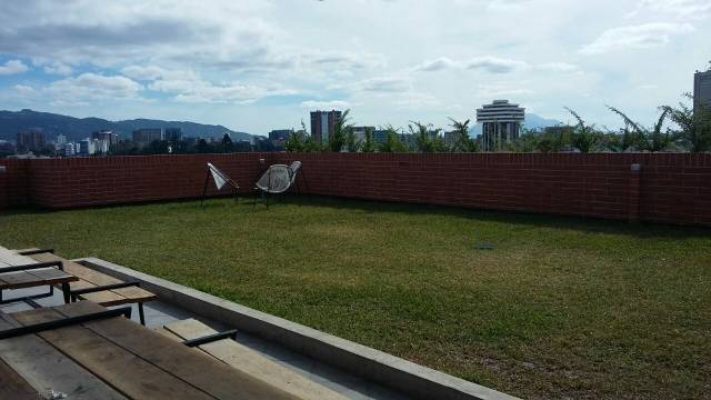 Apartamento en renta zona 4 - Image 2