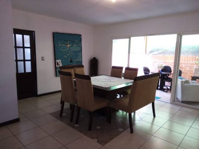 Amplia, moderna y còmoda casa en Venta zona 16 - Image 5