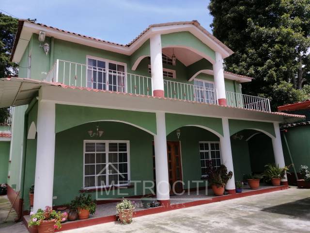 Amplia casa en venta en San Lucas, Sacatepéquez - Image 2