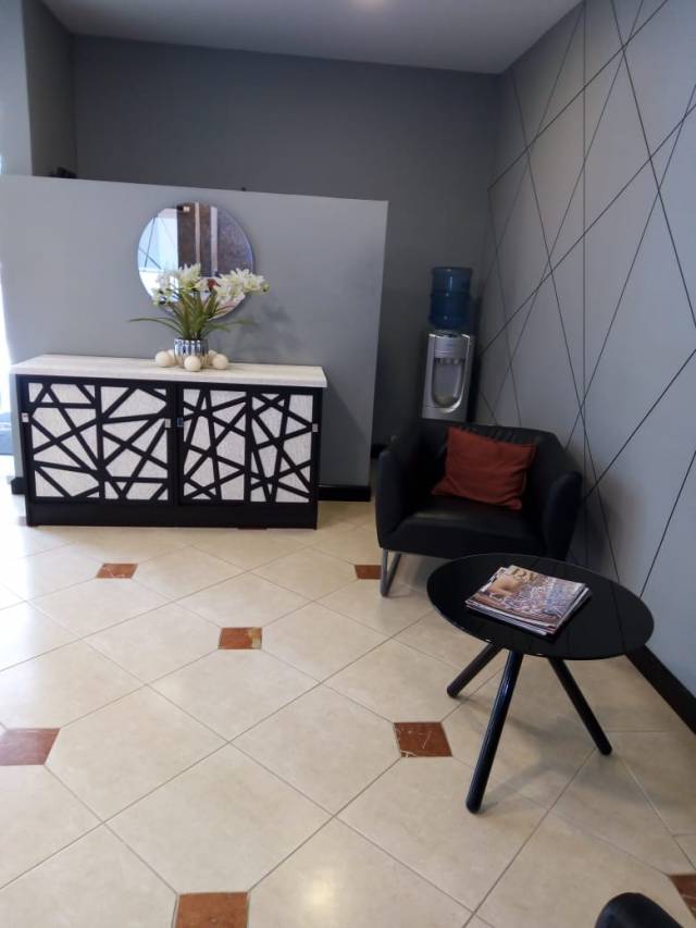 Renta apartamento en zona 14 totalmente amueblado de 2 habitaciones - Miniatura 7