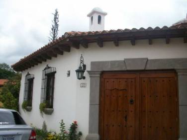 CityMax Antigua renta casa amueblada en residencial de Antigua Guatemala - Image 1