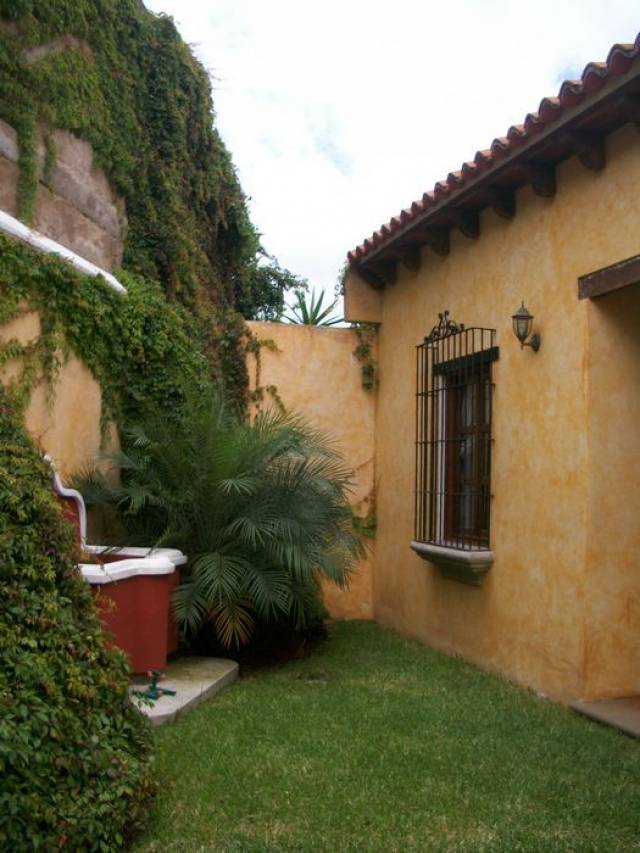 CityMax Antigua renta casa amueblada en residencial de Antigua Guatemala - Image 5