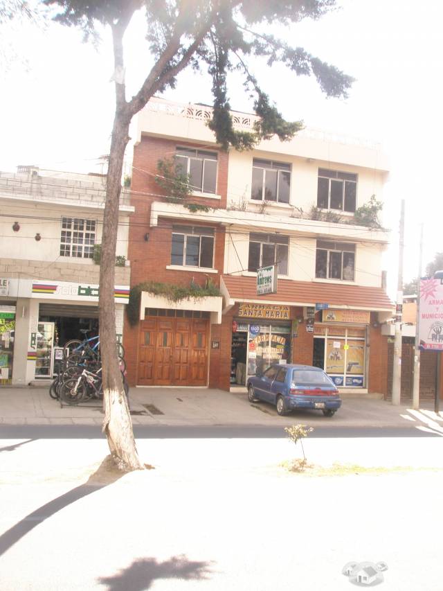Casa sobre la 4ta. Calle zona 3 Quetzaltenango - Image 2