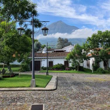 CASA AZUL VENTA EN PLANOS, CORTIJO DE LAS FLORES CIUDAD VIEJA SACATEPEQUEZ