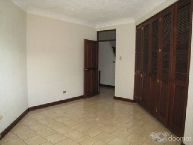 Vendo apartamento en zona 14, excelente ubicación - Miniatura 8