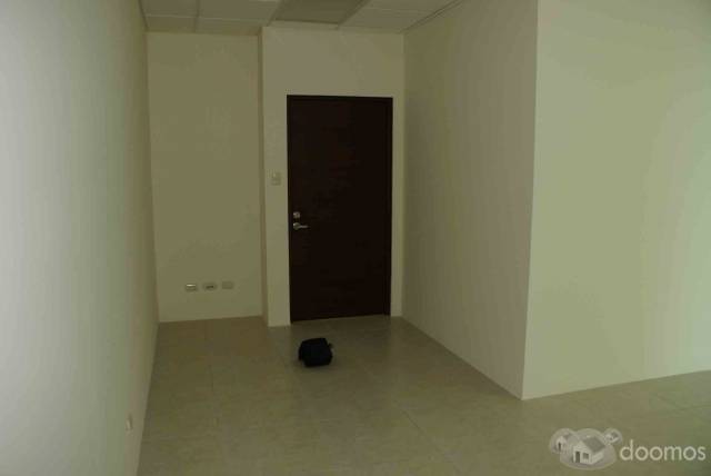 Alquilo Oficina en Zona Pradera zona 10 - Miniatura 2