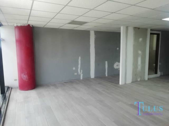 Oficina en renta en zona 10 Guatemala - Miniatura 4