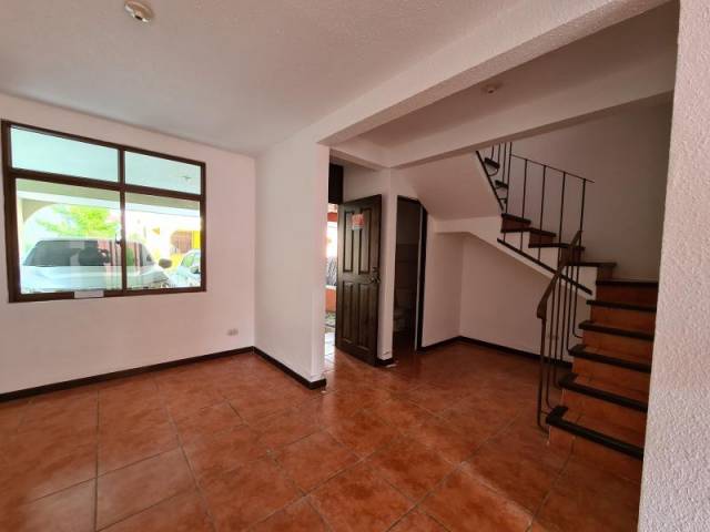 CityMax Antigua vende casa en residencial de San Lucas - Image 4