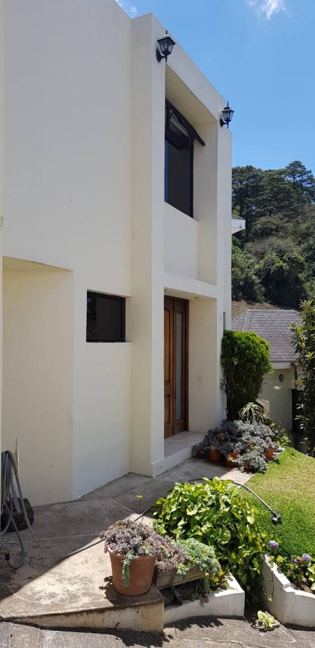 Renta casa en La Montaña zona 16 - Image 2