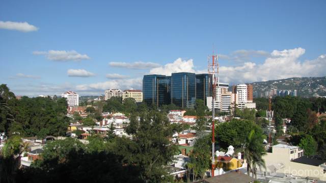 ALQUILO OFICINAS EN EUROPLAZA, ZONA 14 - Miniatura 2