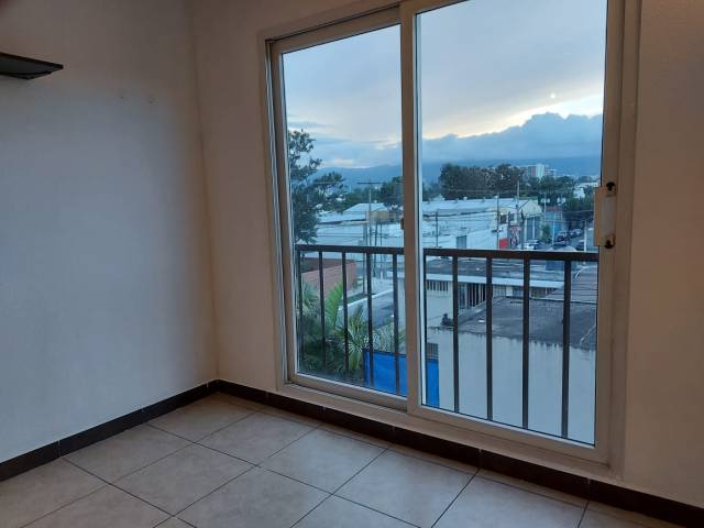 Venta Apartamento zona 11 - Image 2
